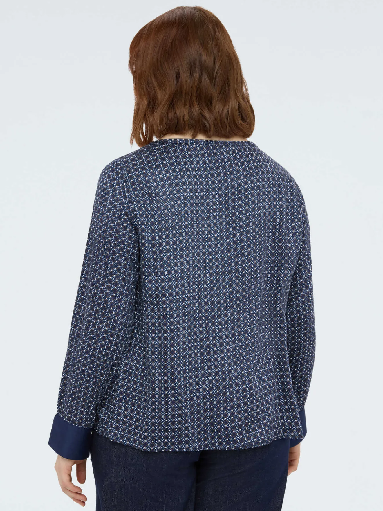 Blusa in raso con stampa geometrica