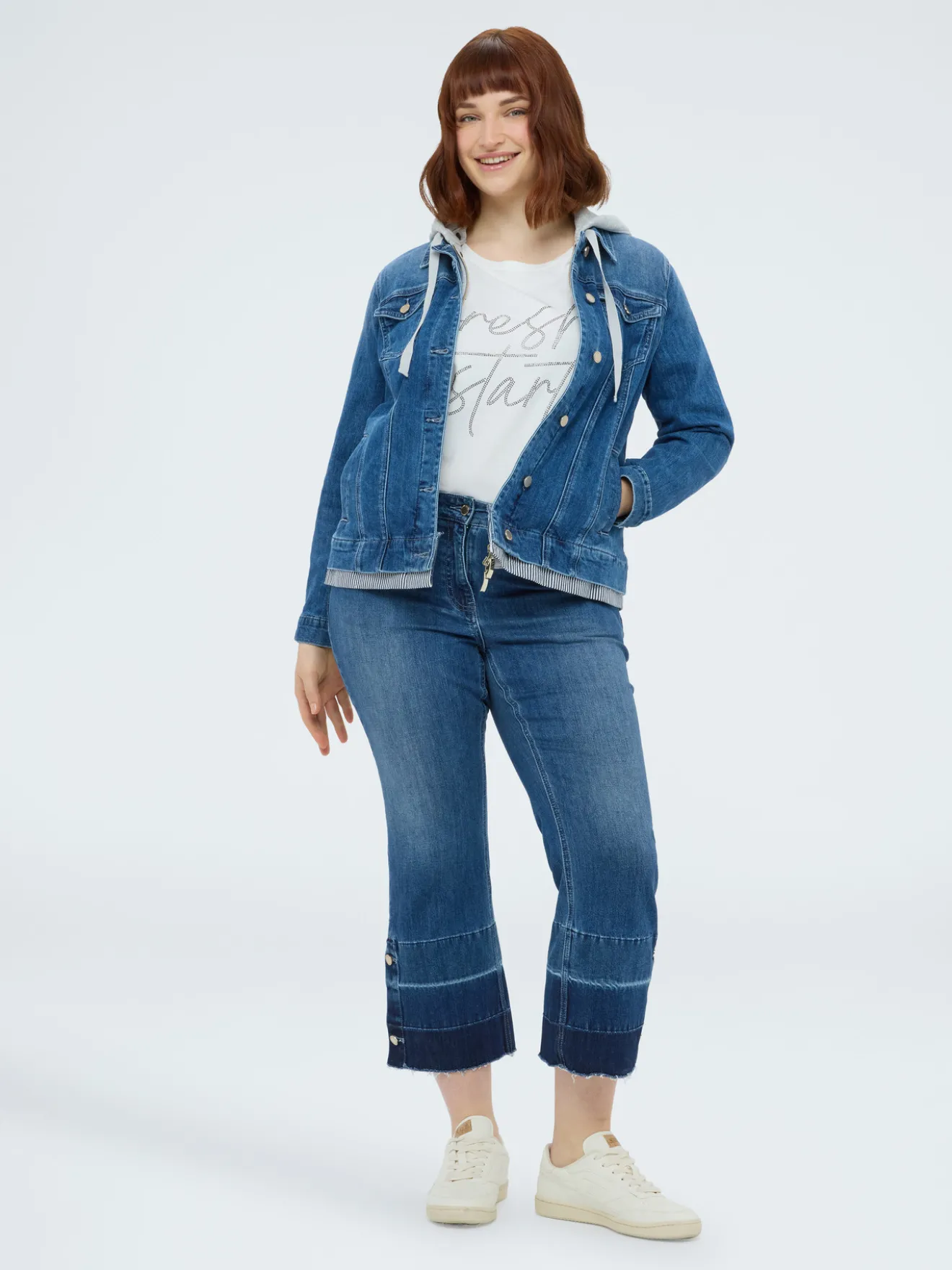 Giacca in denim con cappuccio in felpa staccabile