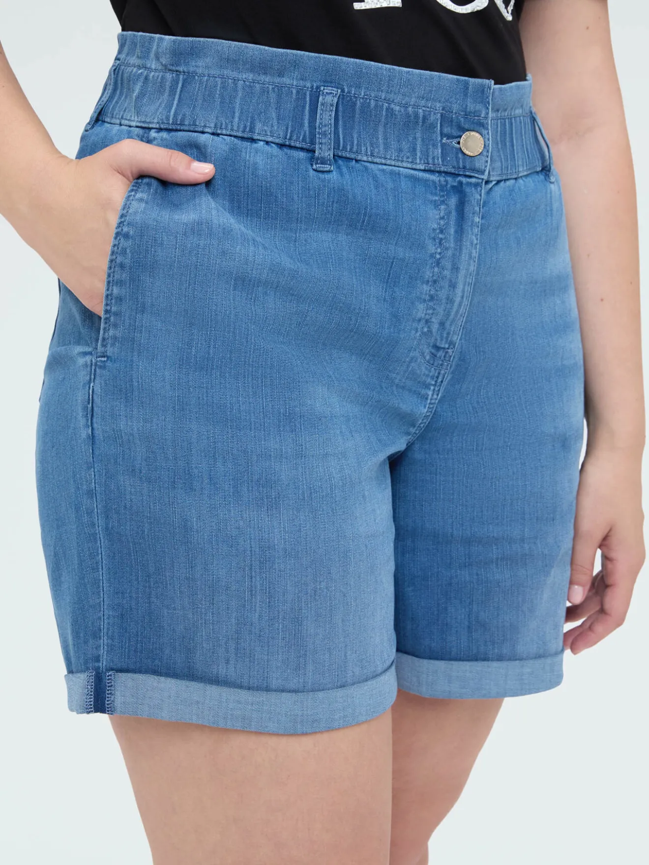 Jeans shorts con vita elasticata