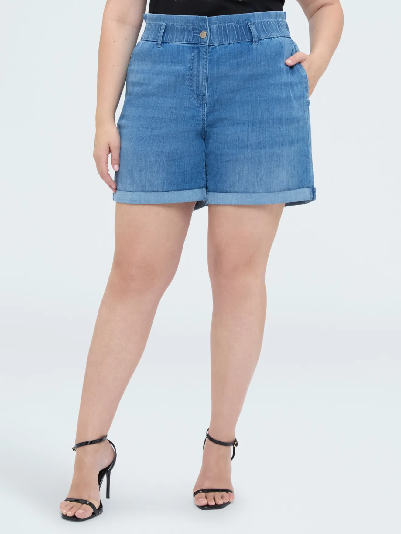 Jeans shorts con vita elasticata