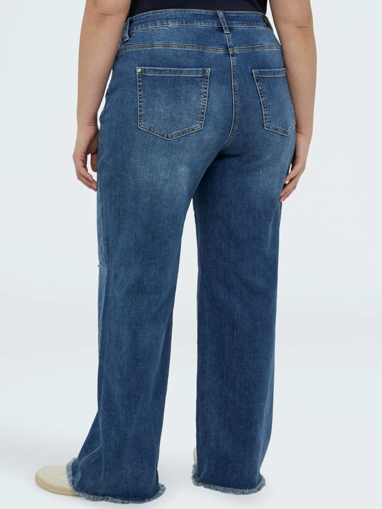 Jeans Straight Leg con applicazioni decorative