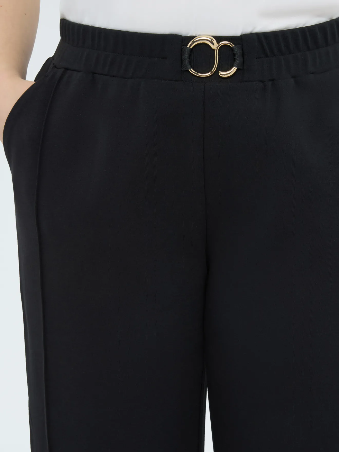 Pantaloni cropped in felpa con dettaglio gioiello