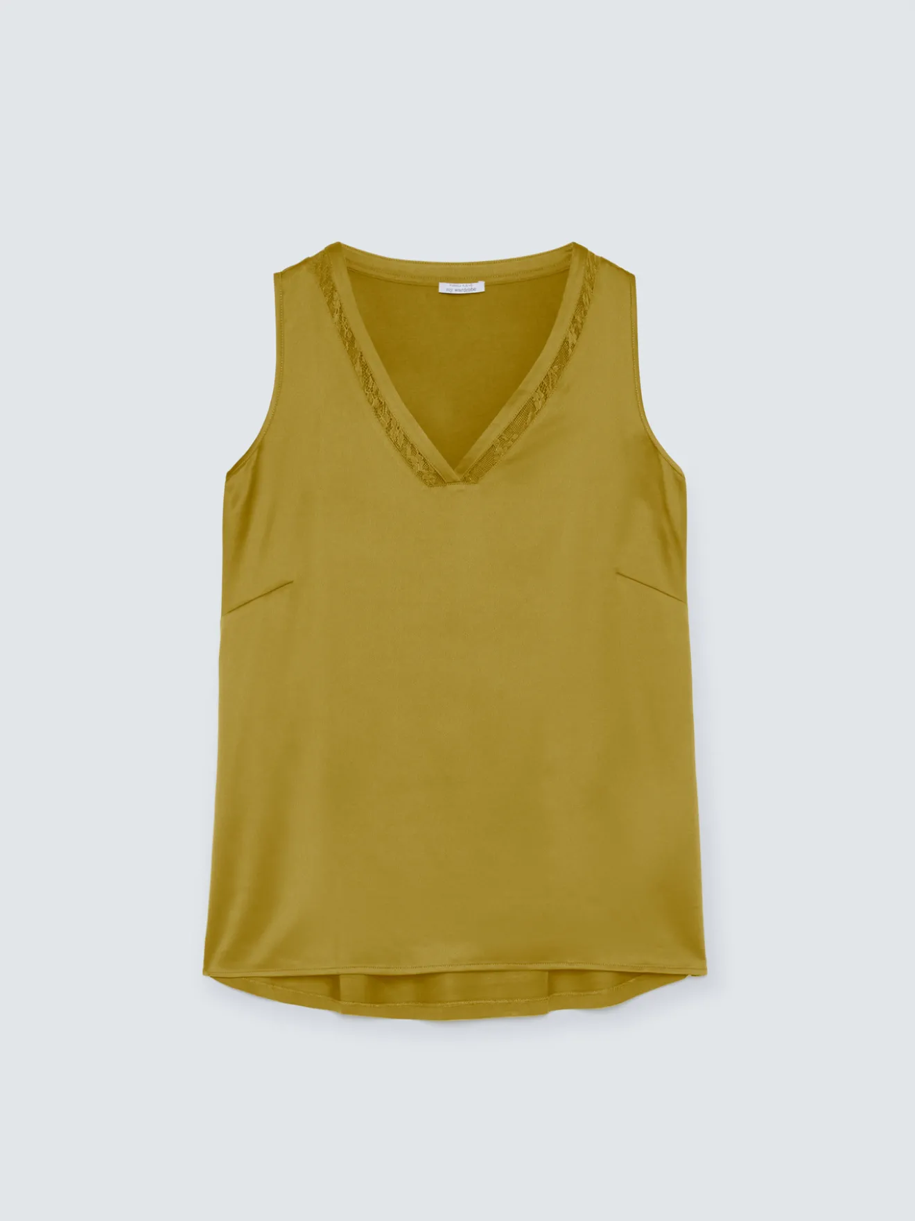 Top con scollo V e dettaglio in pizzo