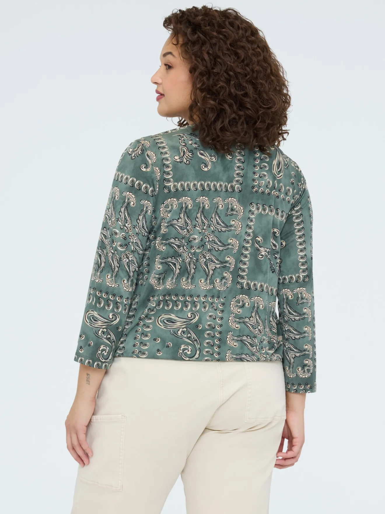 T-shirt in jersey con stampa paisley